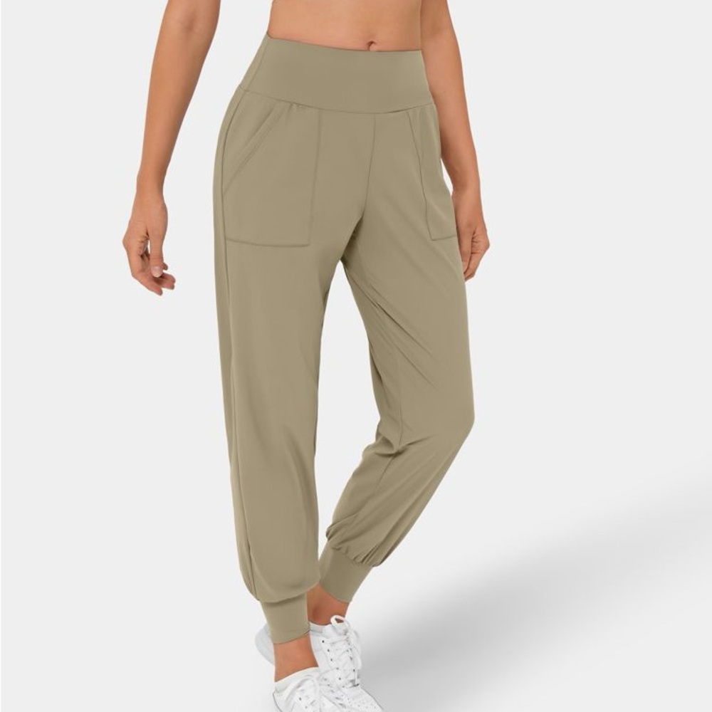 NWT HALARA High-Waisted Joggers, Khaki Sz M (8-10)